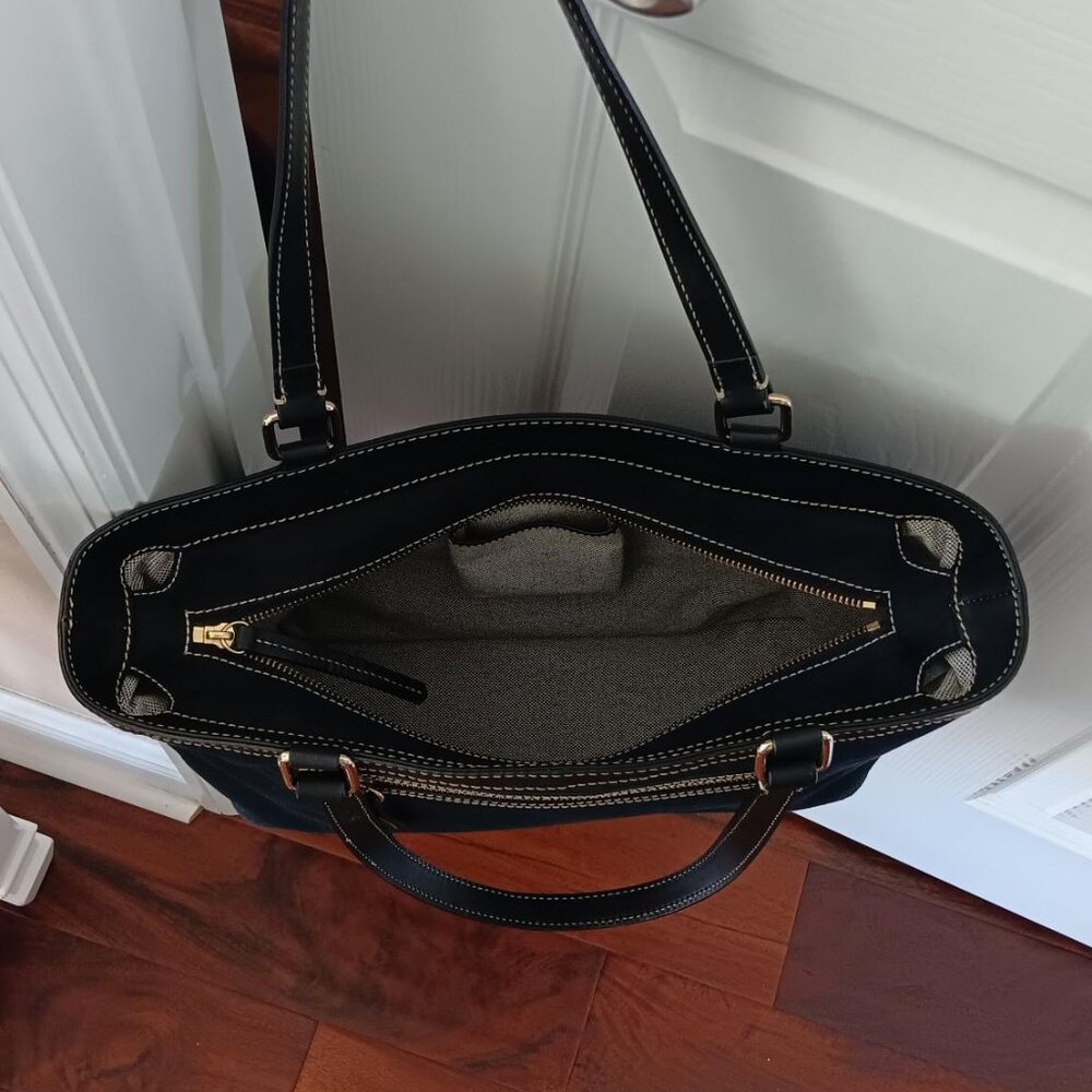 Dooney & Bourke Signature Logo Navy Canvas Bag Black Leather Straps and Trim - Picture 11 of 16